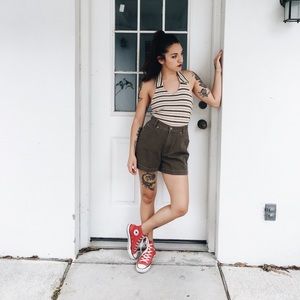 90’s Collared Halter Top⠀